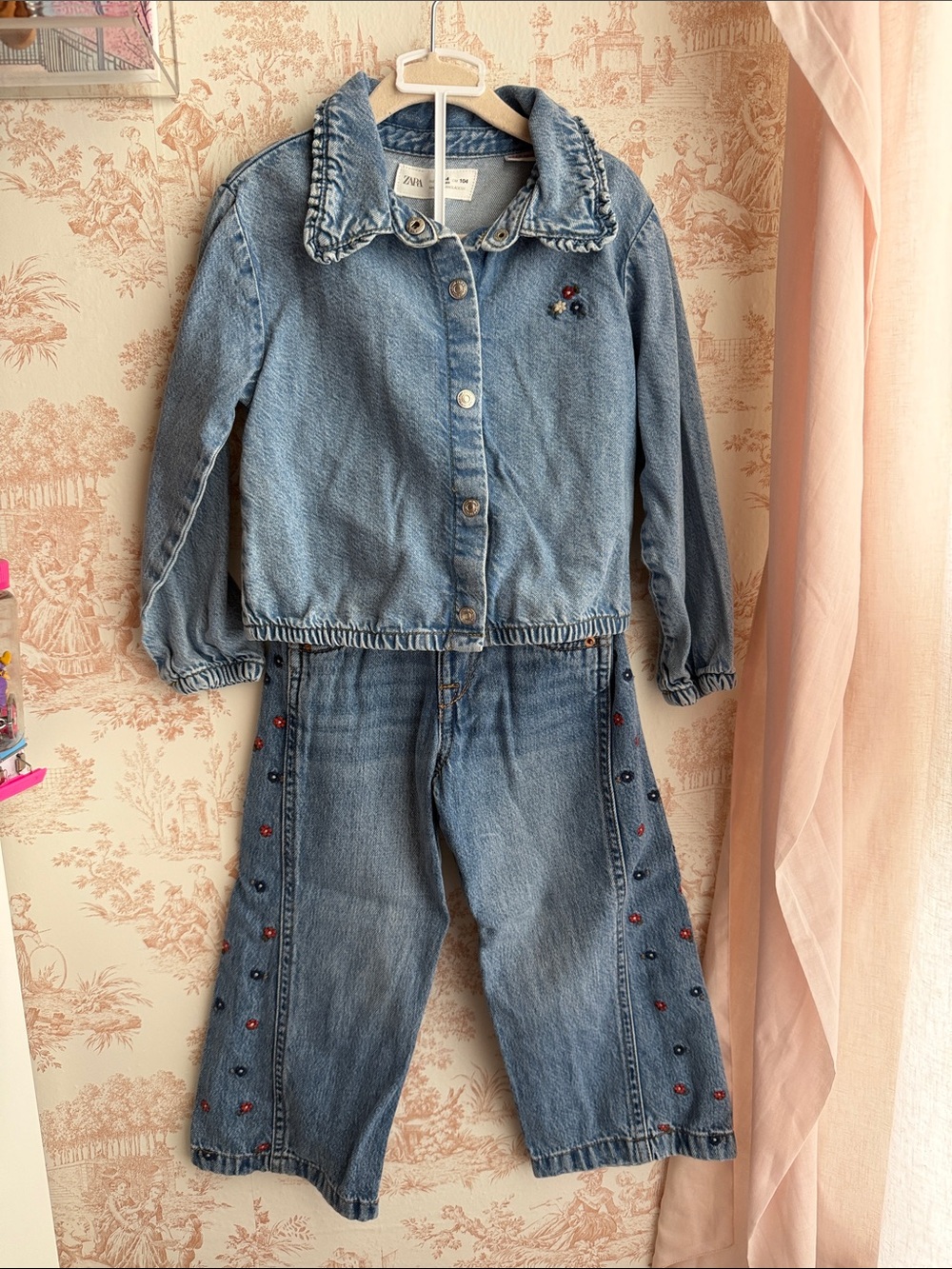 Zara Kids Light Blue Denim Jacket and Wide-Leg Jeans with flowers embroidered
